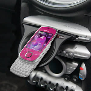 The Caraselle Nokia Dashboard Mount. Voted Best British Invention of 2011 by The British Inventors Society