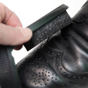 Caraselle Boston Max Black Shoe Shine Sponge in a Handy Compact Case